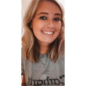 Meet your Posher, Alexis